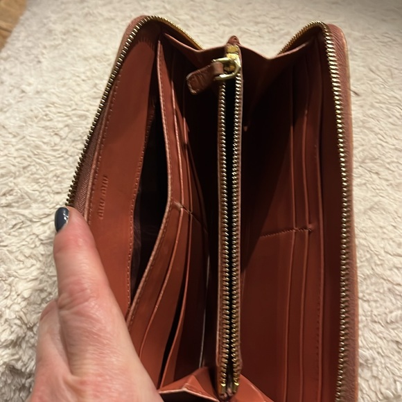 Mui Mui Crock Embossed Pink Wallet - Picture 6 of 11